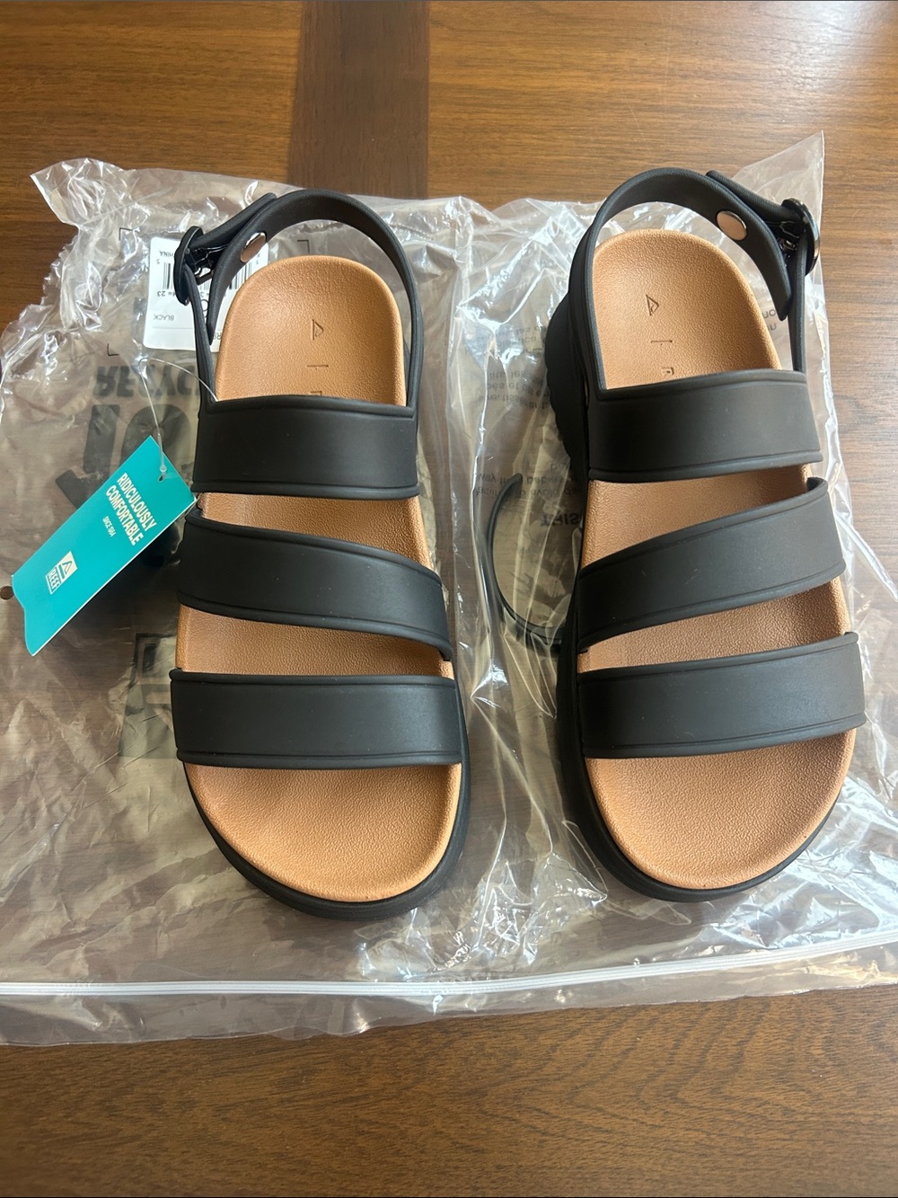 Women’s REEF Sandals Size 6